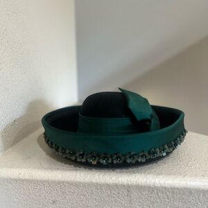WHITTALL & SHON Vintage HAT Green 100% Wool Felt CHURCH DERBY Rhinestone Beaded